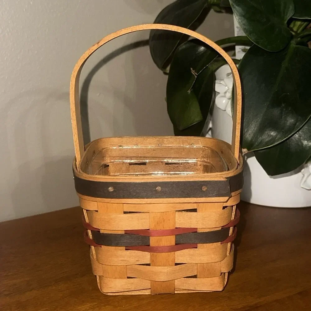 Longaberger Signed 1993 Inaugural Basket!